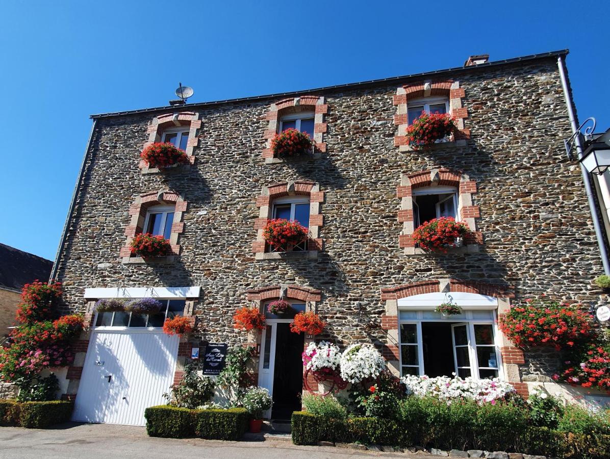 Aux Lits Du Canal Bed & Breakfast Josselin Exterior photo